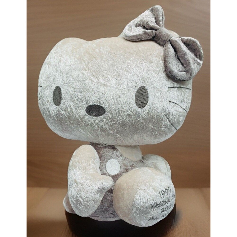 Hello Kitty 25th Anniversary Plush Toy Doll 1999 Collectors Item Japan